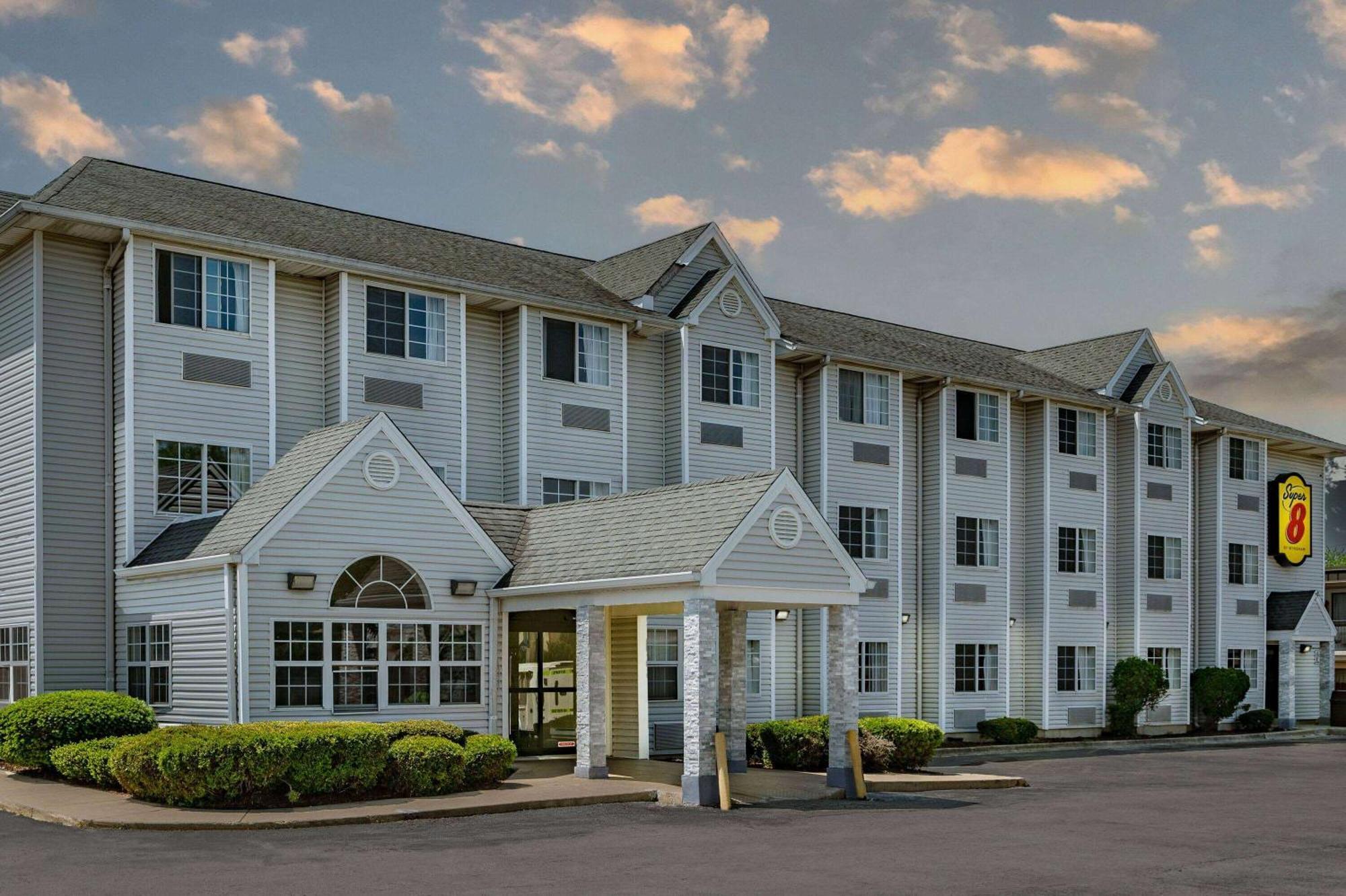 Super 8 By Wyndham Joliet Hotel Exterior photo